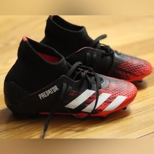 Adidas Predator Soccer Cleats: Size 1.5Y